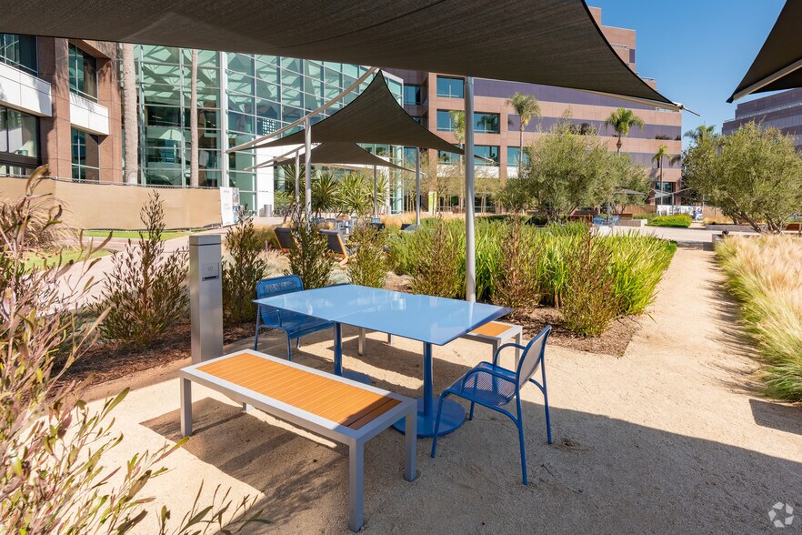 More Photos Of 100 Bayview Cir, Newport Beach Office For Lease