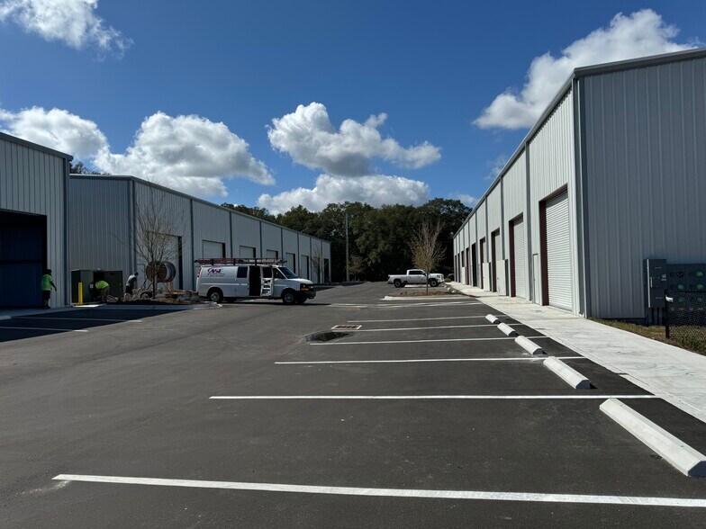 More Photos Of 155 Tresca Rd, Jacksonville Warehouse For Lease