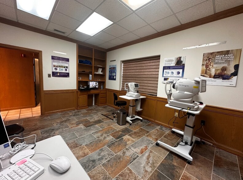 More Photos Of 2702 Shepherd St, Abilene Office For Sale
