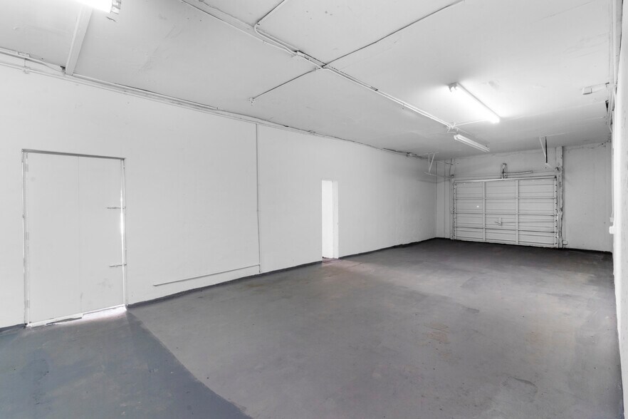 More Photos Of 499 NW 79th St, Miami Auto Repair For Sale