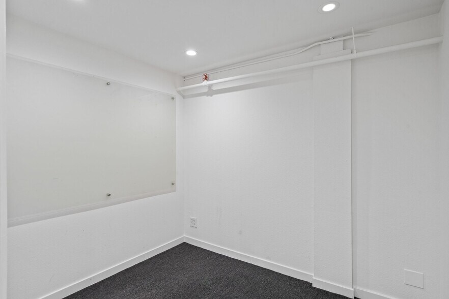 More Photos Of 1010 Commercial St, San Carlos Research And Development For Lease