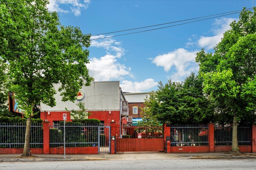 More Photos Of 282 Walker St SW, Atlanta Apartments For Sale