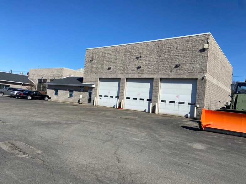 More Photos Of 401 E Amherst St, Buffalo Light Distribution For Lease