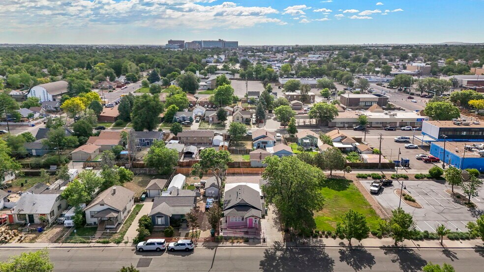 More Photos Of 1530 Geneva St, Aurora General Retail For Sale