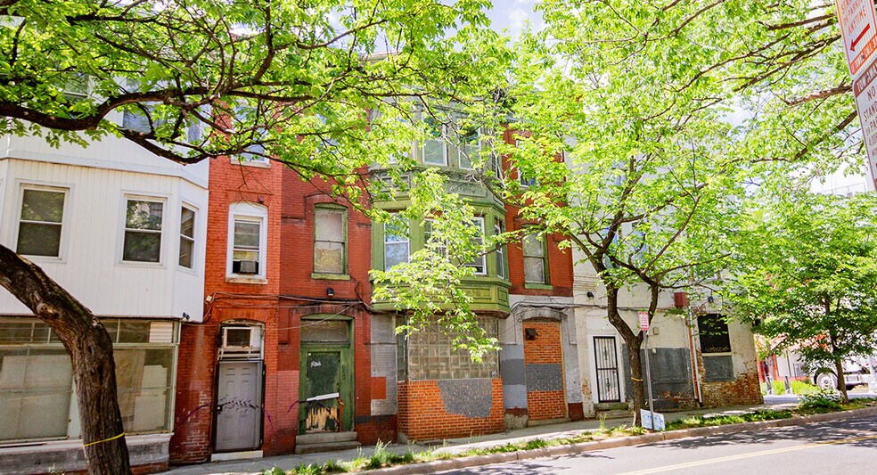 More Photos Of 1631 N Capitol St NE, Washington Storefront Retail Residential For Sale