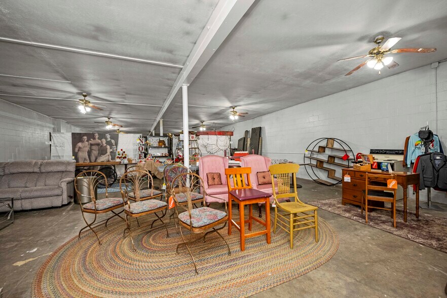 More Photos Of 507 E 3rd St, Lexington Warehouse For Sale