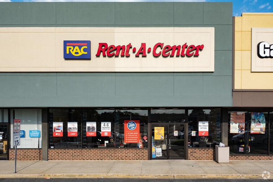 More Photos Of 330-424 W Oregon Ave, Philadelphia Unknown For Lease