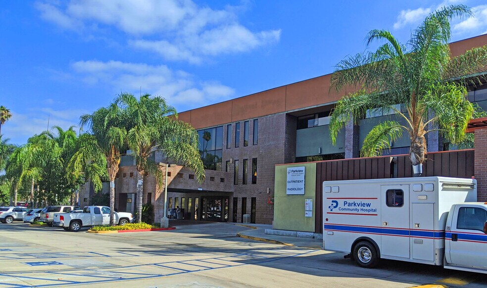 More Photos Of 9041 Magnolia Ave, Riverside Medical For Lease
