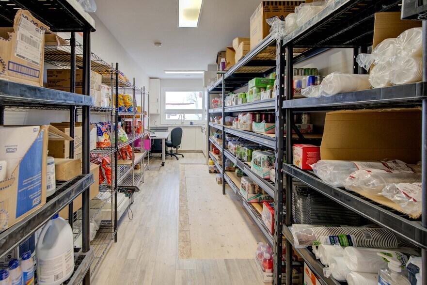 More Photos Of 25 Main St E, Lyn Storefront Retail Office For Sale