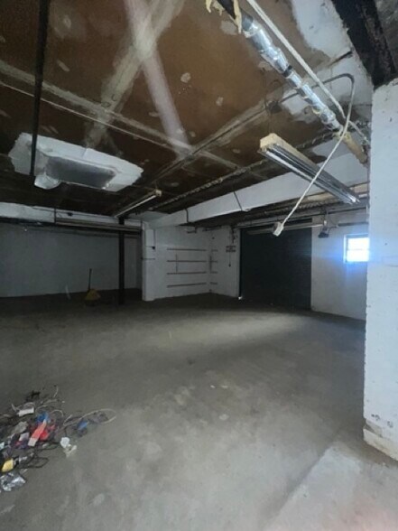 More Photos Of 349-359 Scholes St, Brooklyn Warehouse For Lease