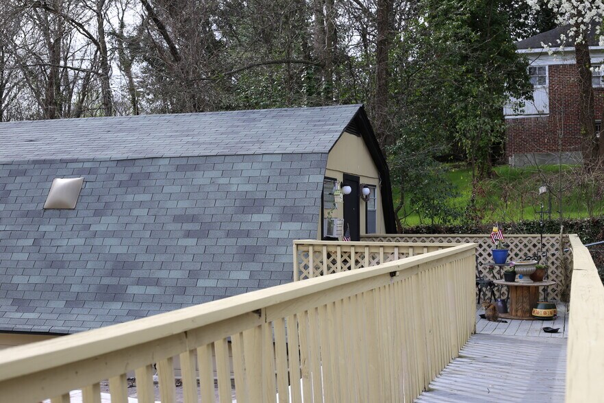 More Photos Of 1640 Northside Dr NW, Atlanta Storefront Retail Office For Sale