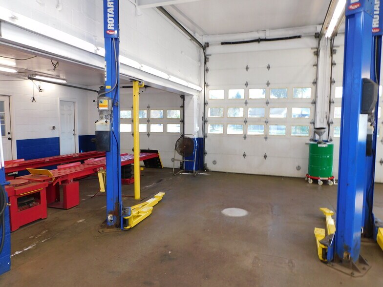 More Photos Of 40 Stone Rd, Greece Auto Repair For Sale