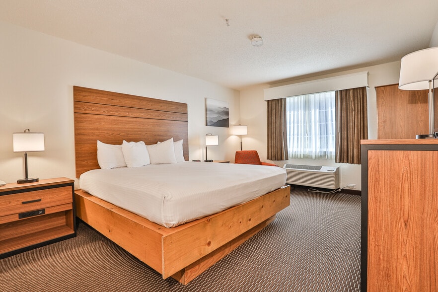 More Photos Of 43 Coosawatee Drive, East Ellijay Hotel For Sale