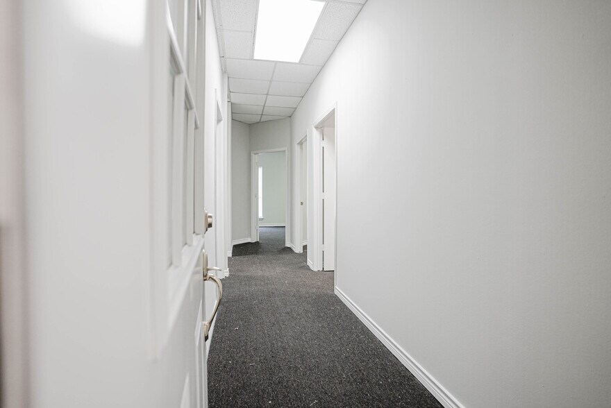 More Photos Of 14721 Pebble Bend Dr, Houston Medical For Lease