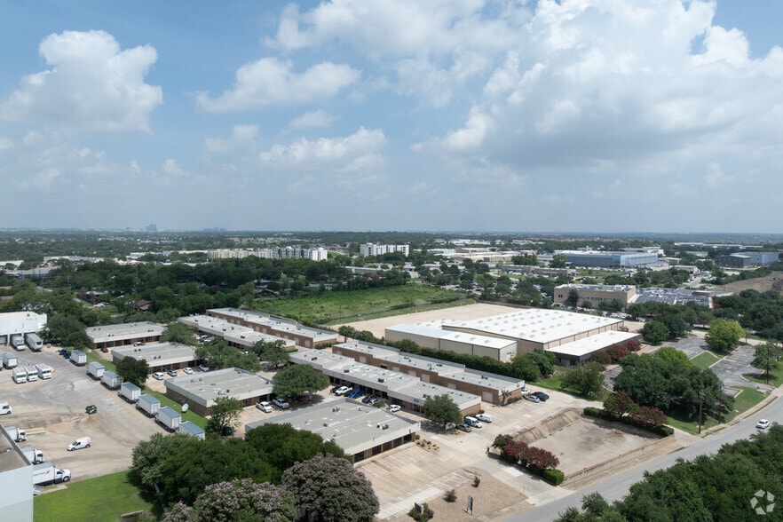 More Photos Of 8906 Wall St, Austin Unknown For Lease