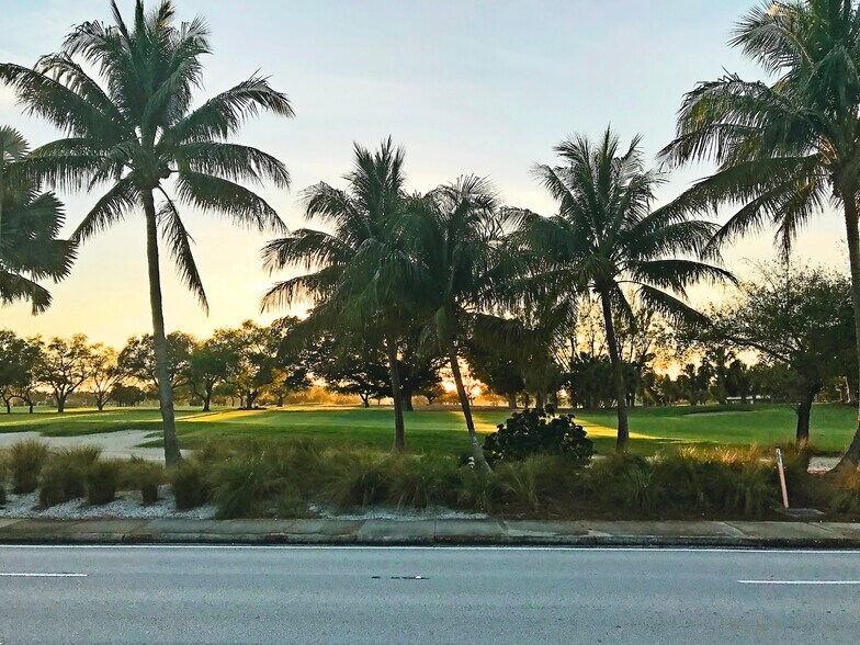 More Photos Of 1000 9th St N, Naples Medical For Lease