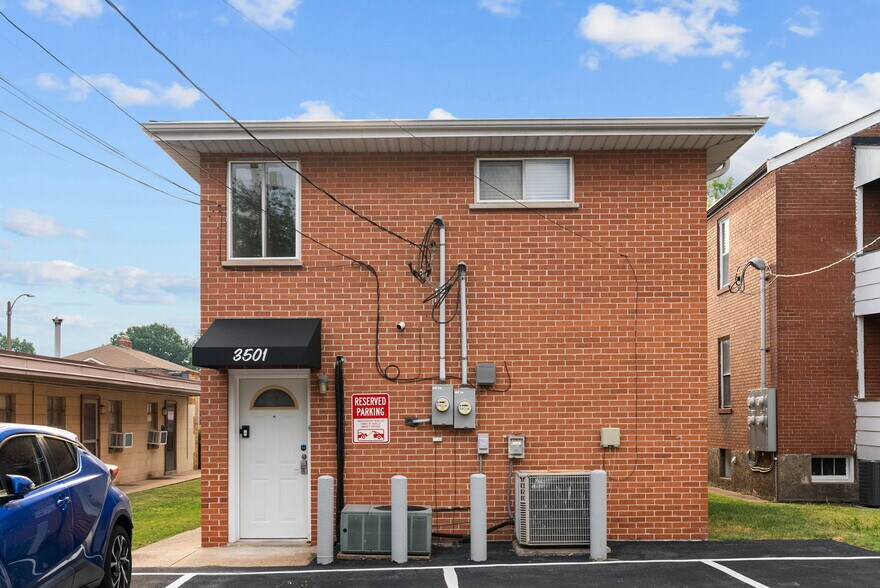 More Photos Of 3501 Watson Rd, Saint Louis Storefront Retail Office For Lease