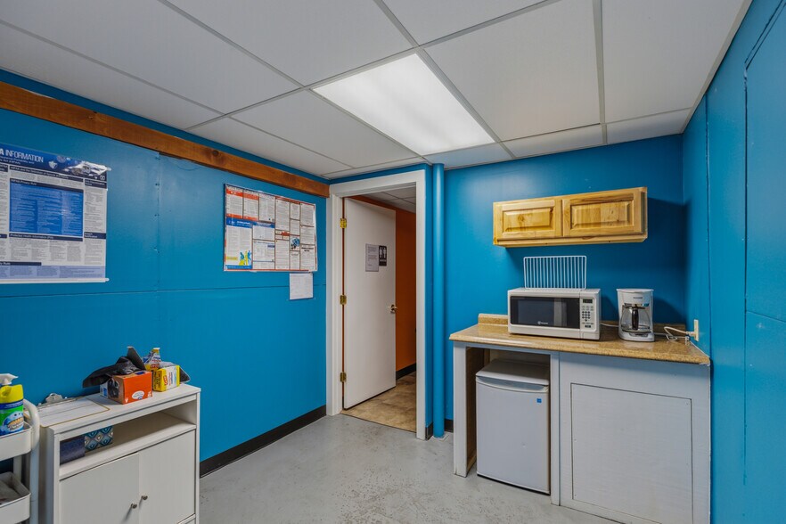 More Photos Of 36 Carpenter Street St, Keene Office For Sale