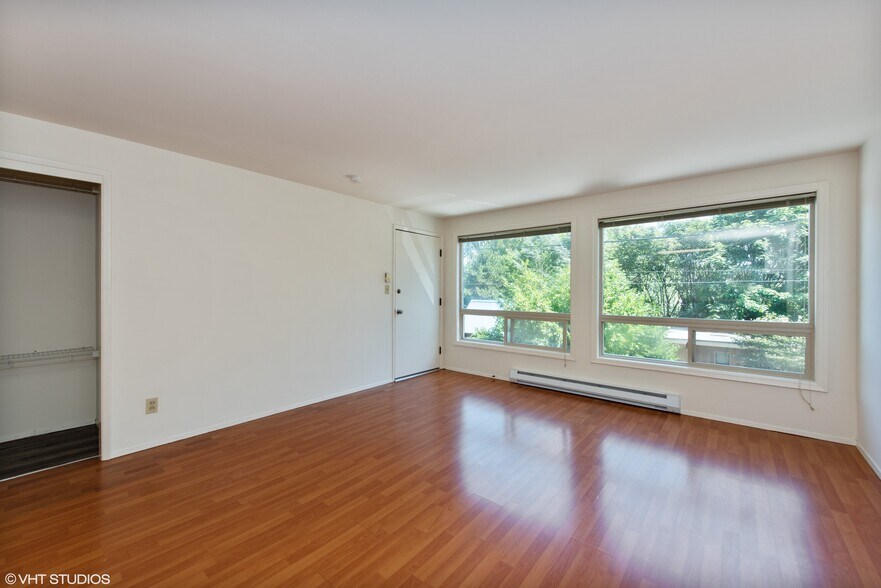 More Photos Of 4735 Ravenna Ave NE, Seattle Apartments For Sale