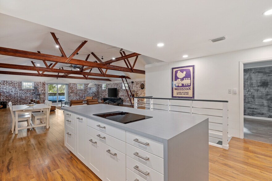 More Photos Of 3100 S Adams St, Tallahassee Storefront Retail Residential For Sale