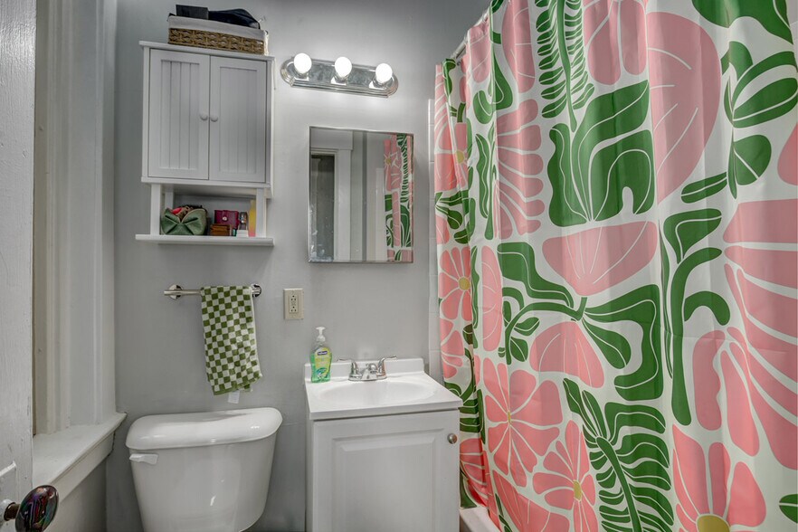 More Photos Of 1801 Chase Ave, Cincinnati Apartments For Sale