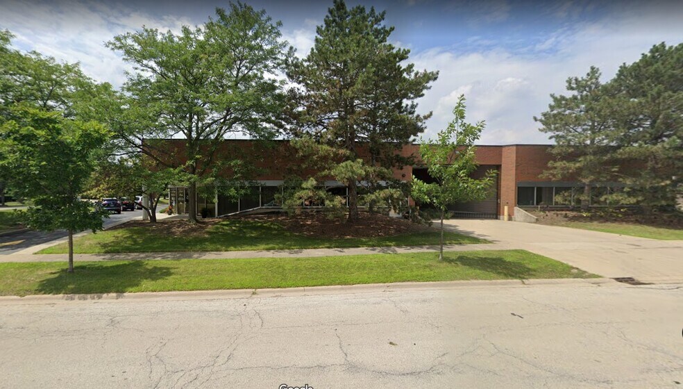 More Photos Of 160-180 Lexington Dr, Buffalo Grove Light Distribution For Lease