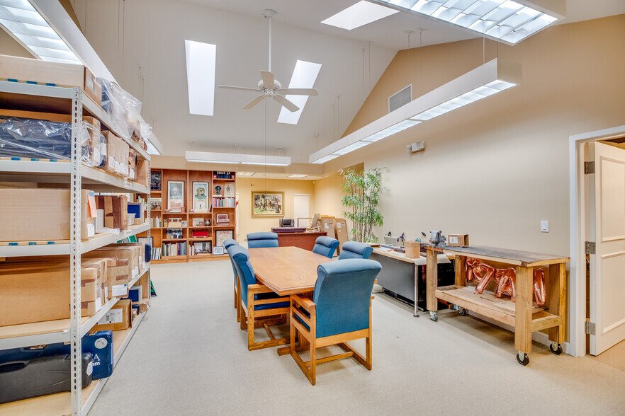 More Photos Of 1965 25th Ave, Vero Beach Office For Sale