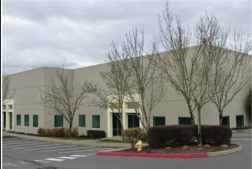 More Photos Of 19801-19899 SW 95th Ave, Tualatin Warehouse For Lease