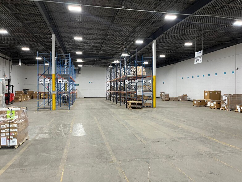 More Photos Of 31 Suffolk Rd, Mansfield Warehouse For Lease