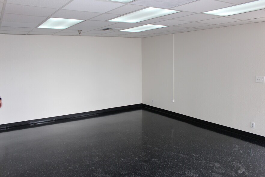 More Photos Of 943-959 Vernon Way, El Cajon Unknown For Lease