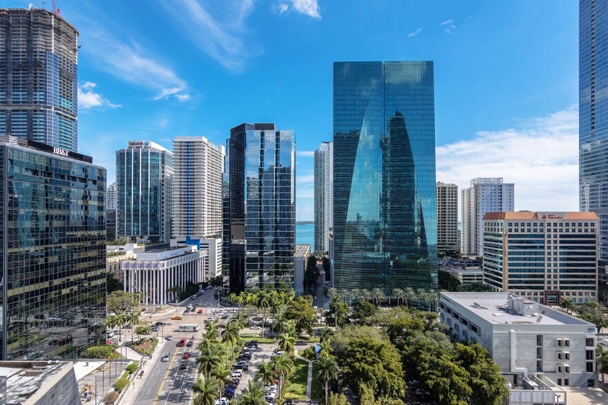 More Photos Of 1110 Brickell Ave, Miami Office Residential For Lease