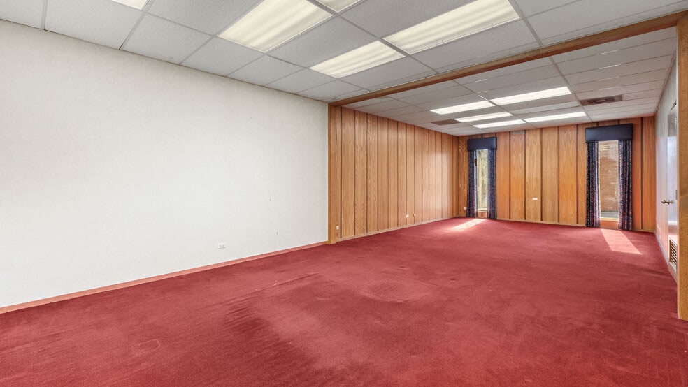 More Photos Of 507 Hickory St, Texarkana Office For Sale