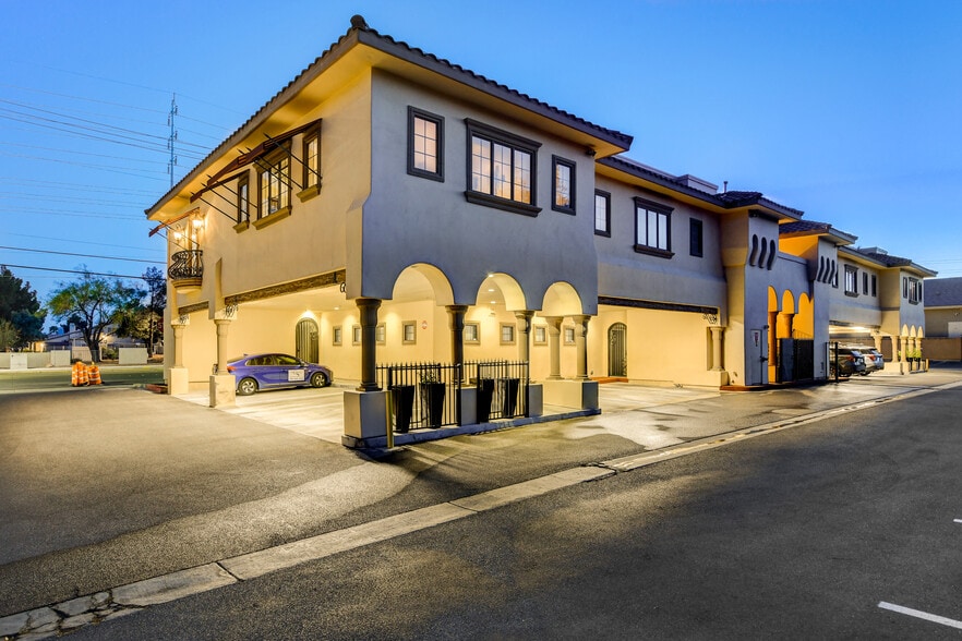 More Photos Of 3470 E Russell Rd, Las Vegas Office For Sale