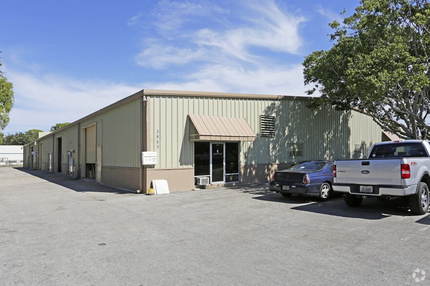 More Photos Of 3863 Enterprise Ave, Naples Warehouse For Lease