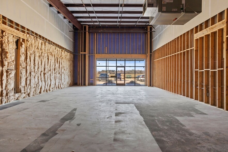 More Photos Of 272 Calhoun Station Pkwy, Madison Storefront For Lease