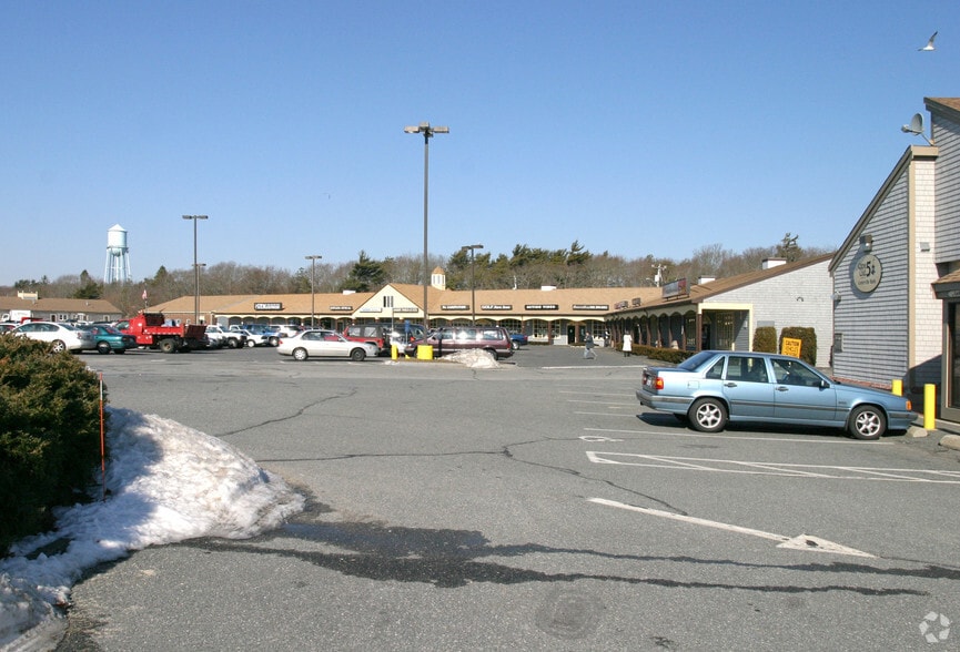 More Photos Of 1638-1662 Falmouth Rd, Centerville Storefront For Lease