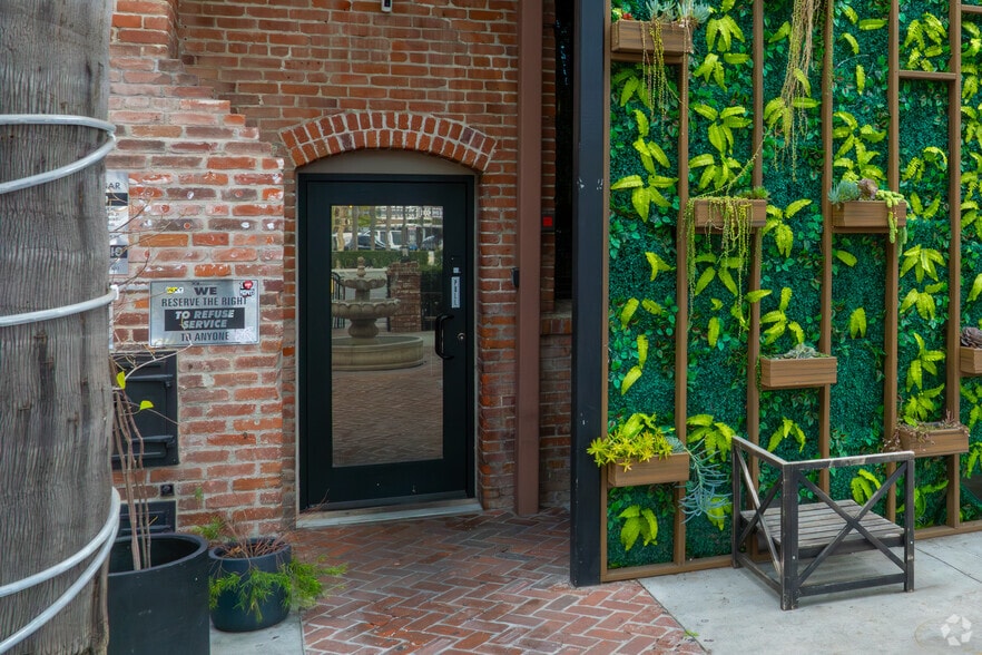 More Photos Of 100 S Main St, Santa Ana Restaurant For Lease