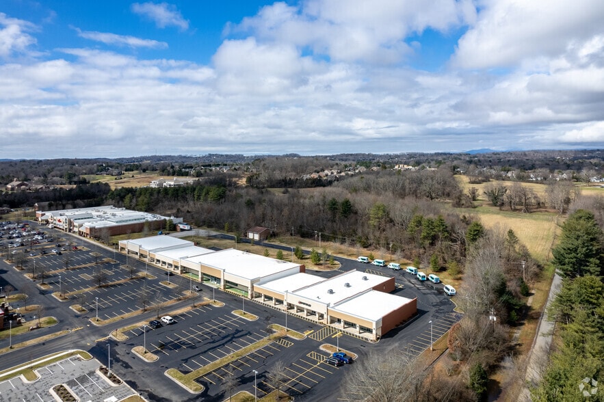 More Photos Of 11801-11847 Kingston Pike, Knoxville Unknown For Lease