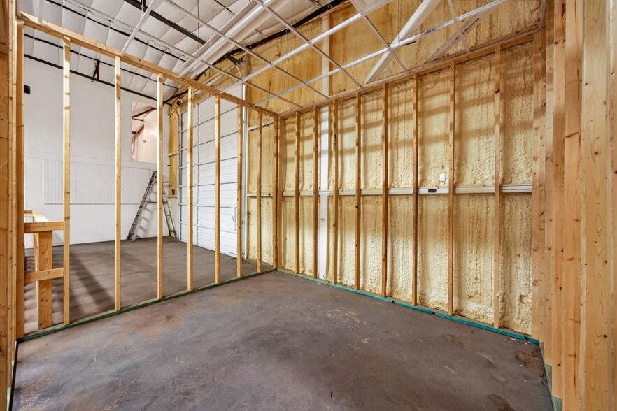 More Photos Of 4721 McCullough Ave, Olmos Park Warehouse For Lease
