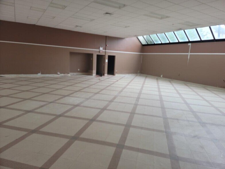 More Photos Of 1440 E 99th St, Brooklyn Medical For Sale