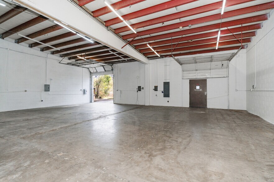 More Photos Of 418 E 3rd St, Loveland Light Manufacturing For Sale