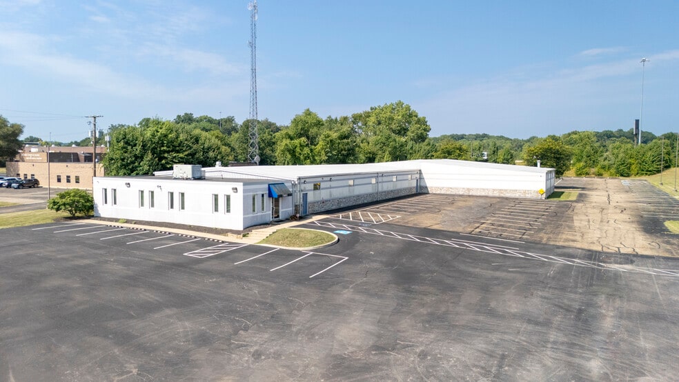 More Photos Of 7801 NW Freedom Ave, North Canton Warehouse For Lease