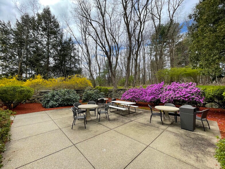 More Photos Of 526 Main St, Acton Office For Lease