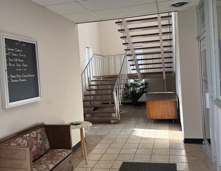 More Photos Of 4509 N Classen Blvd, Oklahoma City Office For Sale