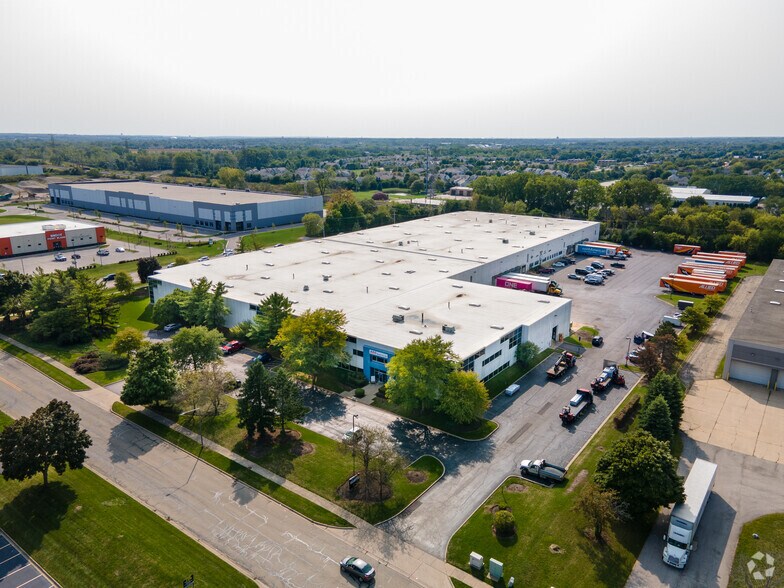 More Photos Of 740 Frontenac Rd, Naperville Warehouse For Lease