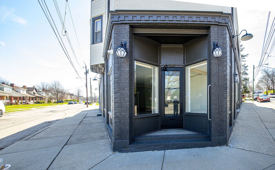 More Photos Of 2435 Williams Ave, Cincinnati Storefront Retail Residential For Lease