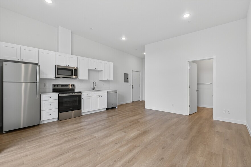 More Photos Of 3254 SE 90th Pl, Portland Apartments For Sale