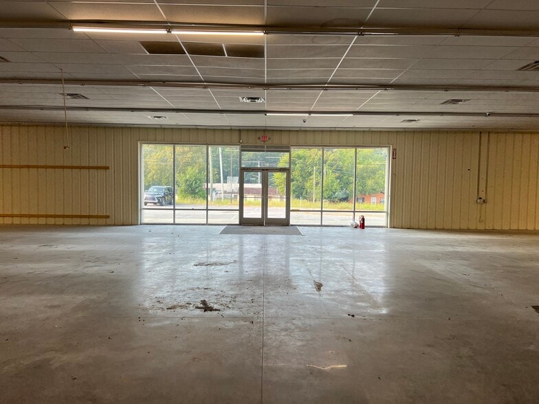 More Photos Of 475 NW Broad St, Crawfordville Convenience Store For Sale