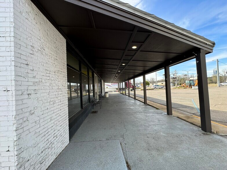 More Photos Of 102 Saint Joseph Ave, Brewton Storefront Retail Residential For Sale