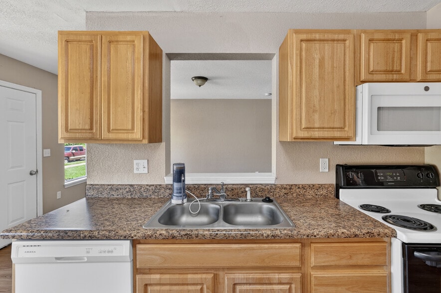 More Photos Of 9295 Cedar Creek Ct, Swartz Creek Apartments For Sale